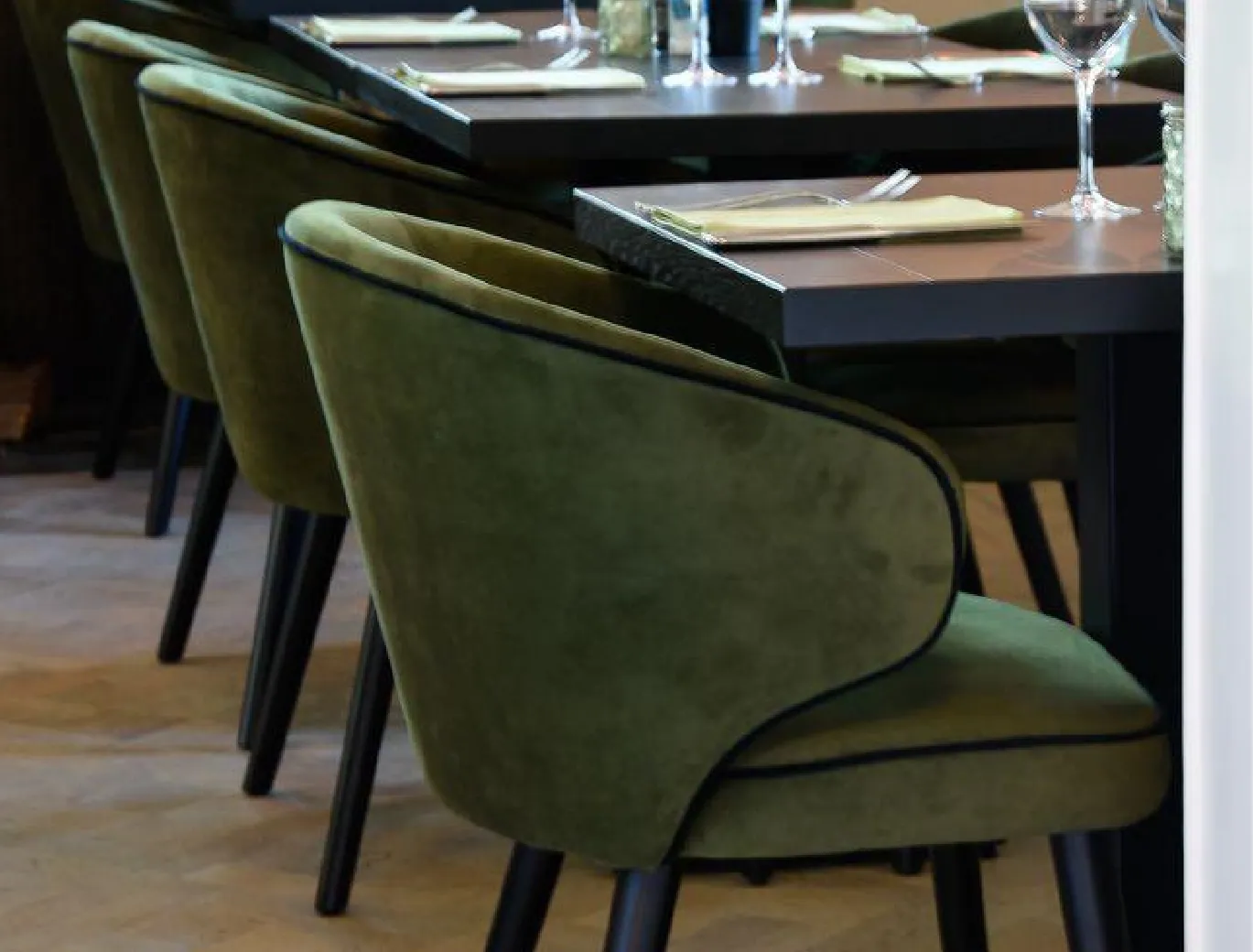 Velvet Barrel Dining Chair